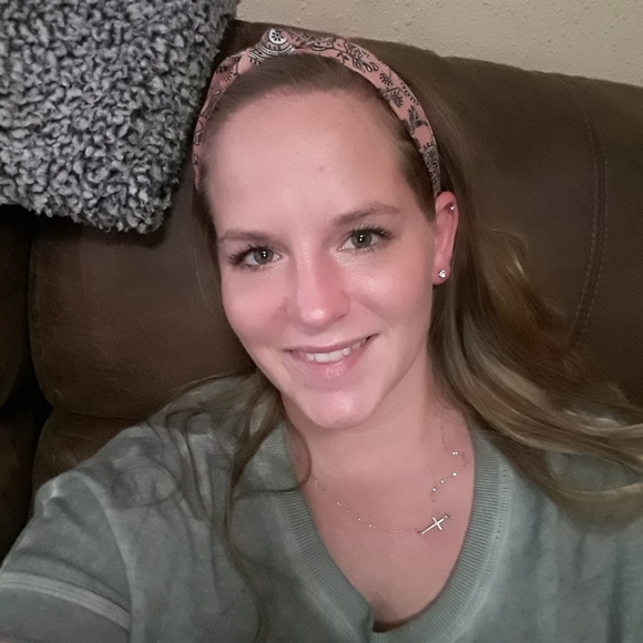 Meet your Posher, Marissa - Picture 2 of 2